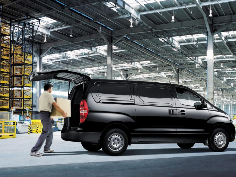  Hyundai H1 Van 2008 года  (фото 6 из 16)